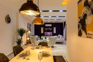 yemek masası kiralık villa