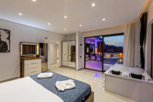 jakuzili yatak odası kiralık villa