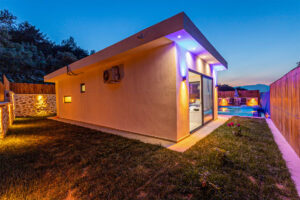 bahçeli kiralık villa